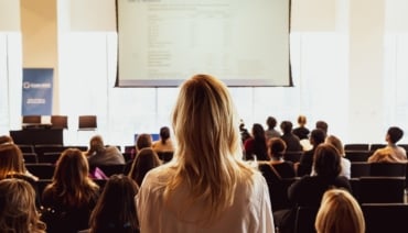 How to End a Presentation: 6 Tips to Leave an Impression