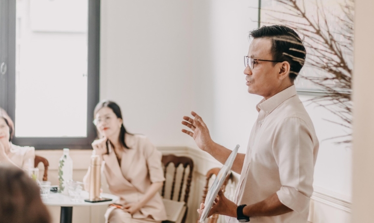 Why You Should Pause During Presentations & 7 Ways to Master It