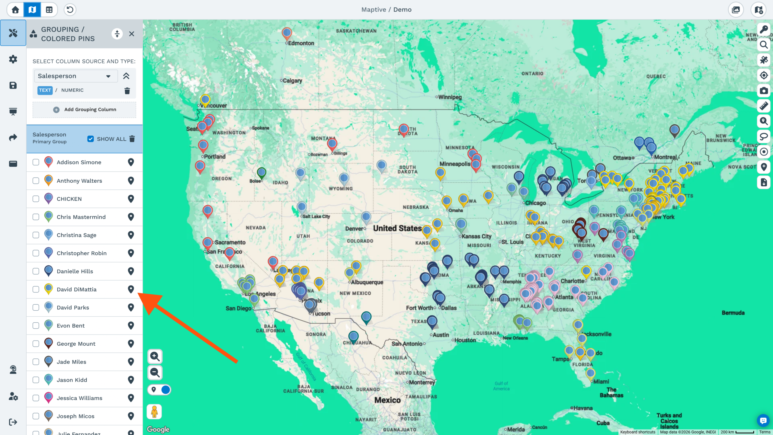 Zoom to group control beside a group entry in the Maptive grouping panel
